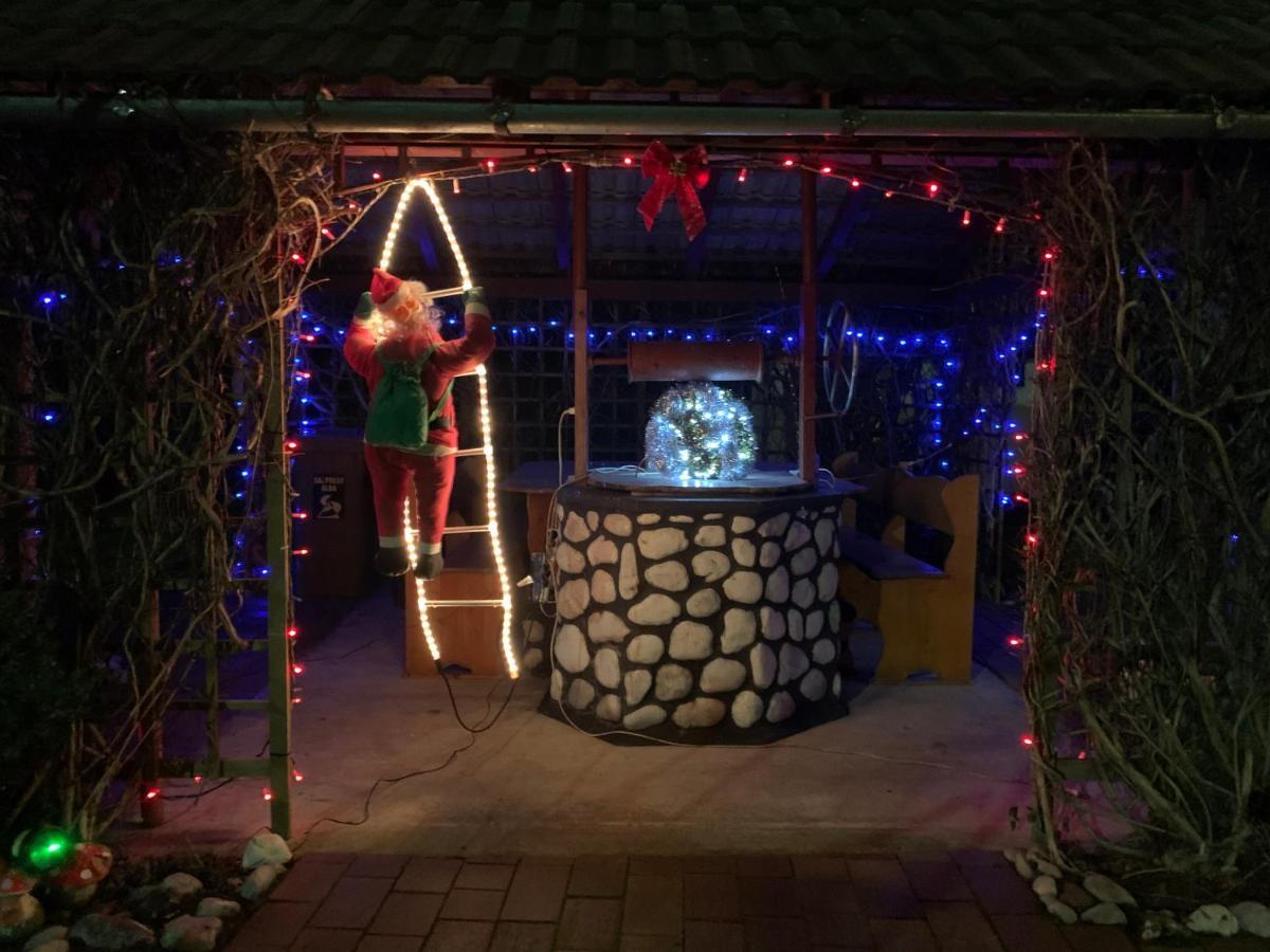 アルバ・ユリア Casa Lui Mosuヴィラ エクステリア 写真